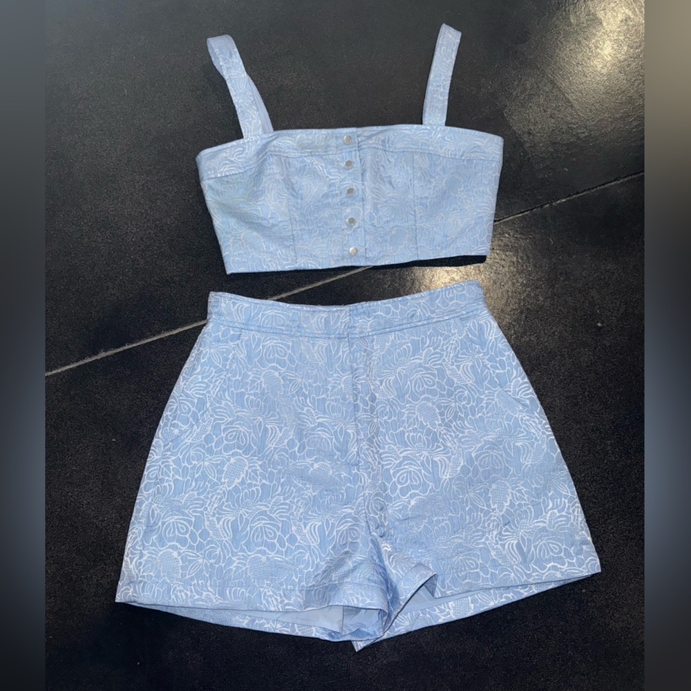 Amanda Uprichard 2 piece set Reeves Shorts & Spade Top powder blue - Picture 2 of 7
